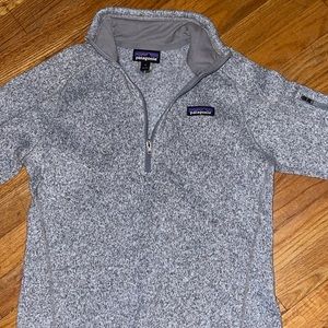 Woman’s Patagonia Half Zip